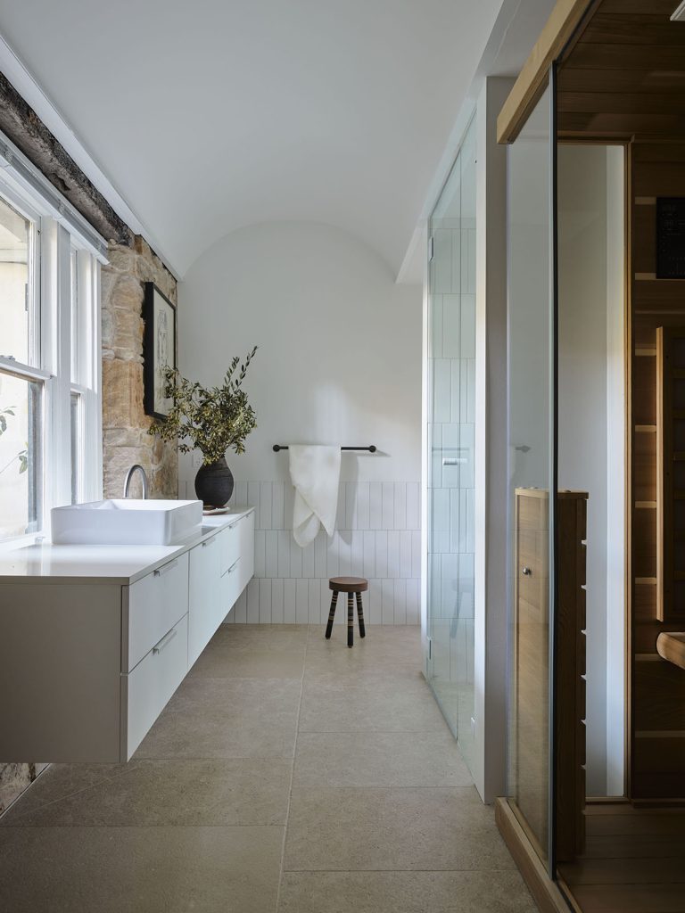 oro Luce limestone in tumbled and acid finish